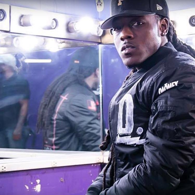 Read more about the article Lil Wayne & Ace Hood Unite For “2 Mollys” (Review & Stream)