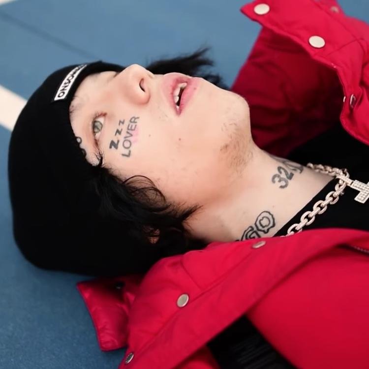 Read more about the article Lil Xan Lets His Emotions Flow In “Watch Me Fall” (Review & Stream)
