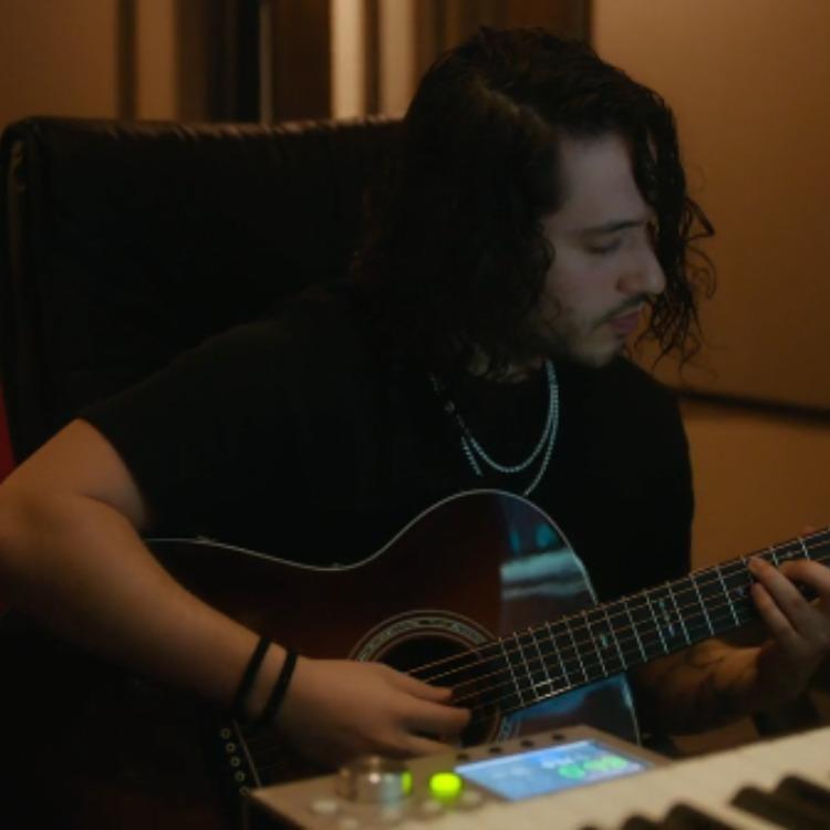 Read more about the article Russ Drops Off The Acoustic Version of “Missin’ You Crazy” (Review & Stream)