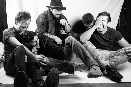 Read more about the article Redwood Honey Lets The World Know About Their Love For Music In “Six Strings And Me”