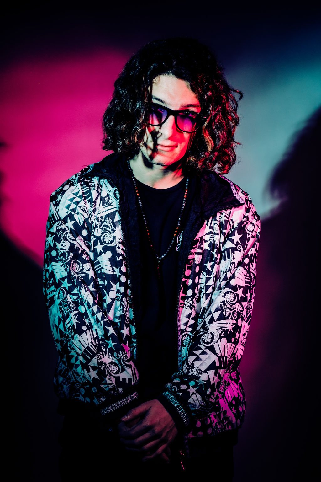 Read more about the article Hobday Escapes The Ordinary With Genre Fusion Single “Empathy”