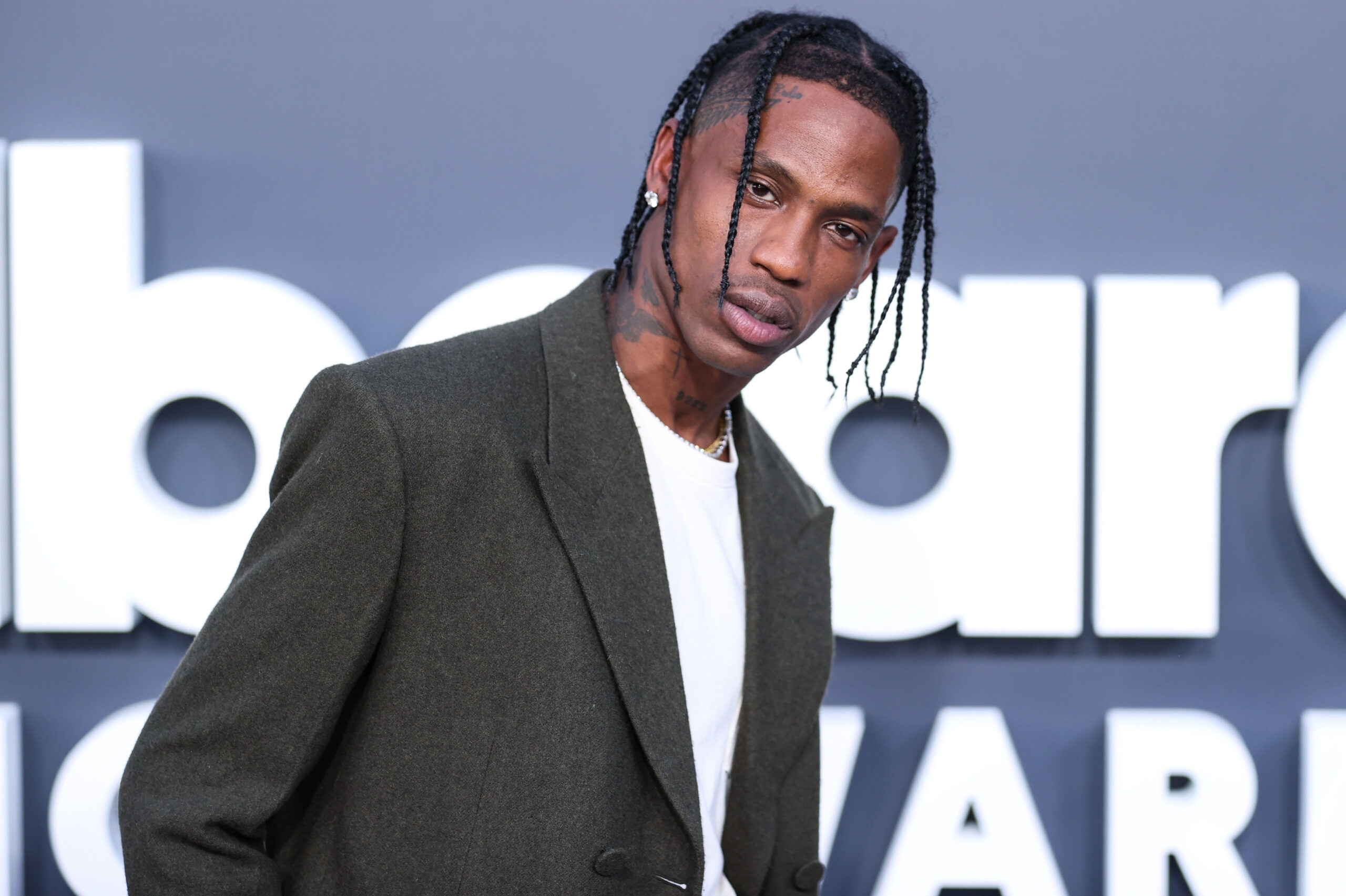 Read more about the article Travis Scott Earns One Billion Streams In 2025