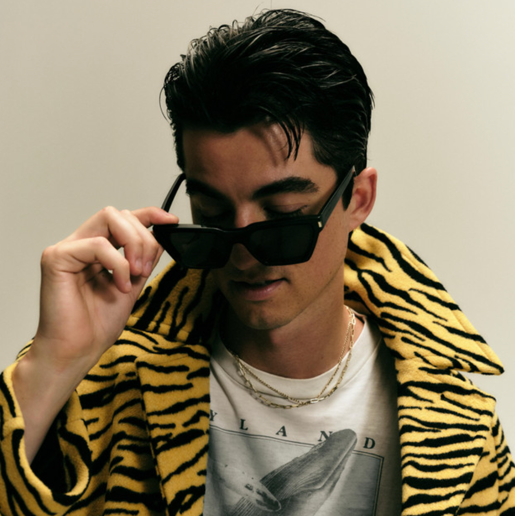Read more about the article elijah woods Shines with Feel-Good Single “Slicked Back Hair”