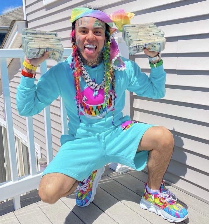 Read more about the article 6ix9ine & Nicki Minaj’s “FEFE” Demoted to 5× Platinum in Rare RIAA Move